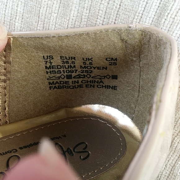 Soft Style Pleated Closed Toe Pumps Heels Shoes 7.5M Tan - Picture 4 of 16